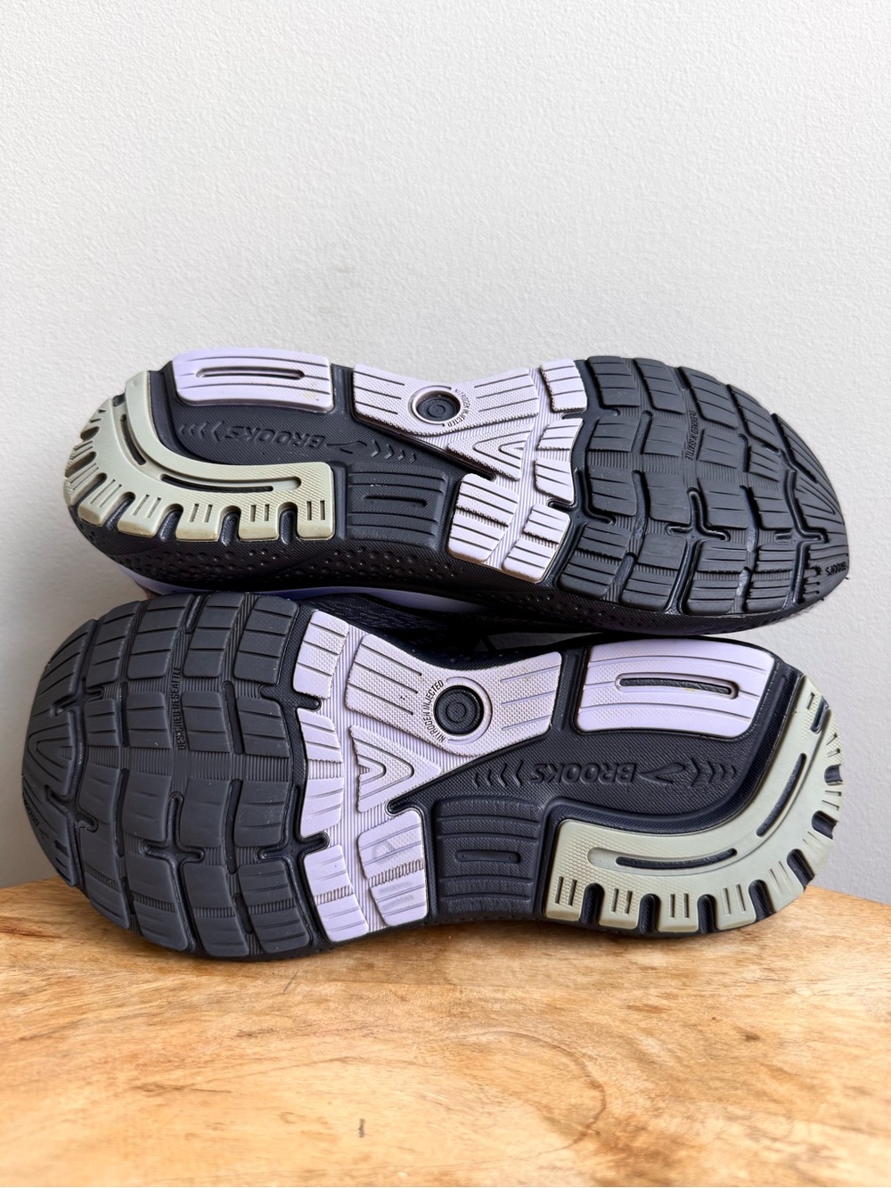 Brooks Ghost 16 Womens Running Shoes Black Grey Lavender 1204071B093 Size 9 - Picture 11 of 12